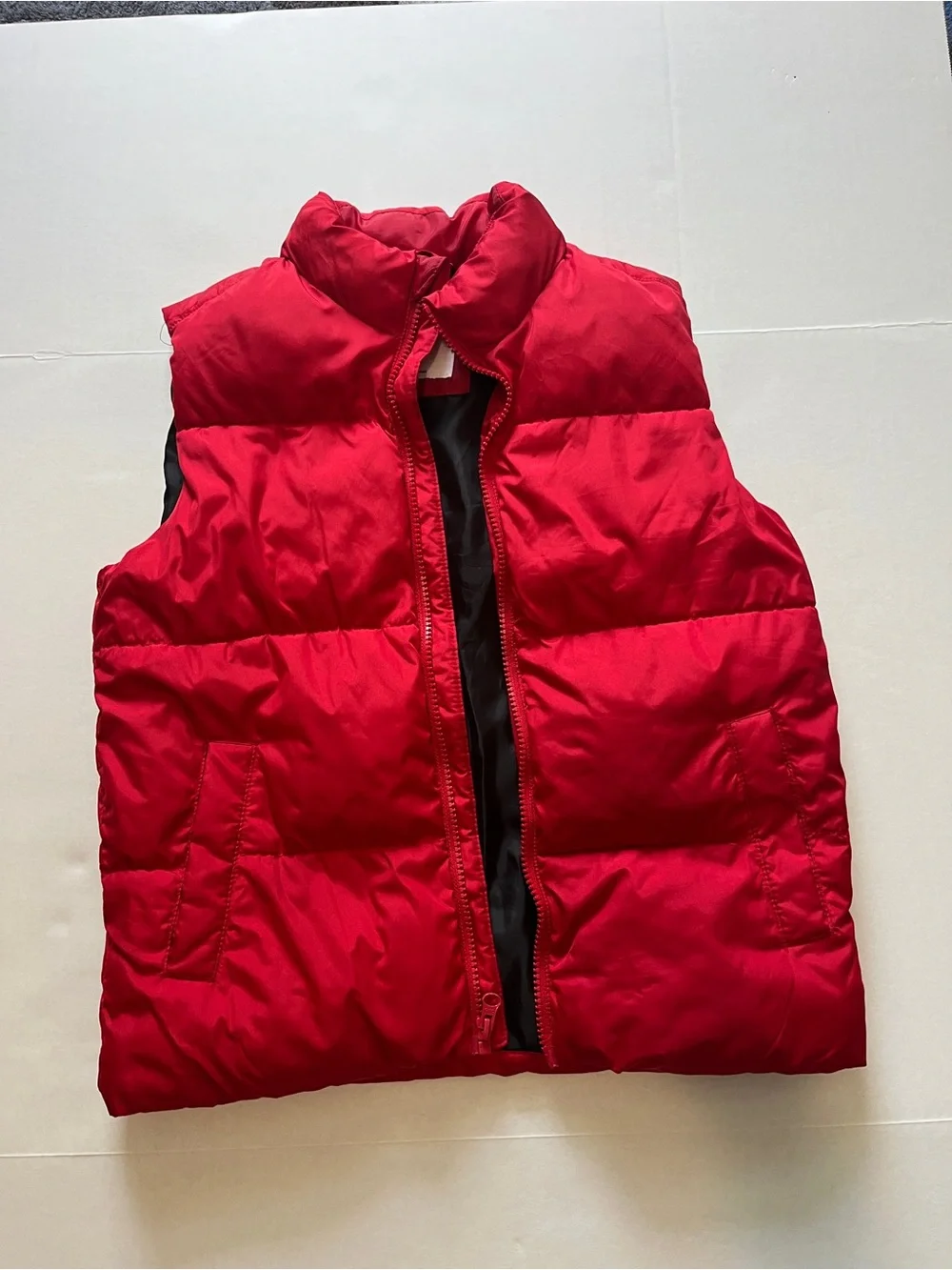 Kids Old Navy Red Puffer Vest - Lightweight Sleeveless Jacket size 8